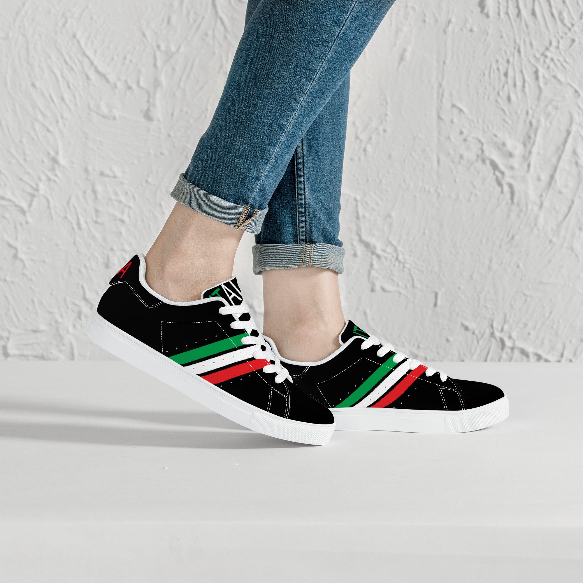 Italia Low-Top Leather Sneakers