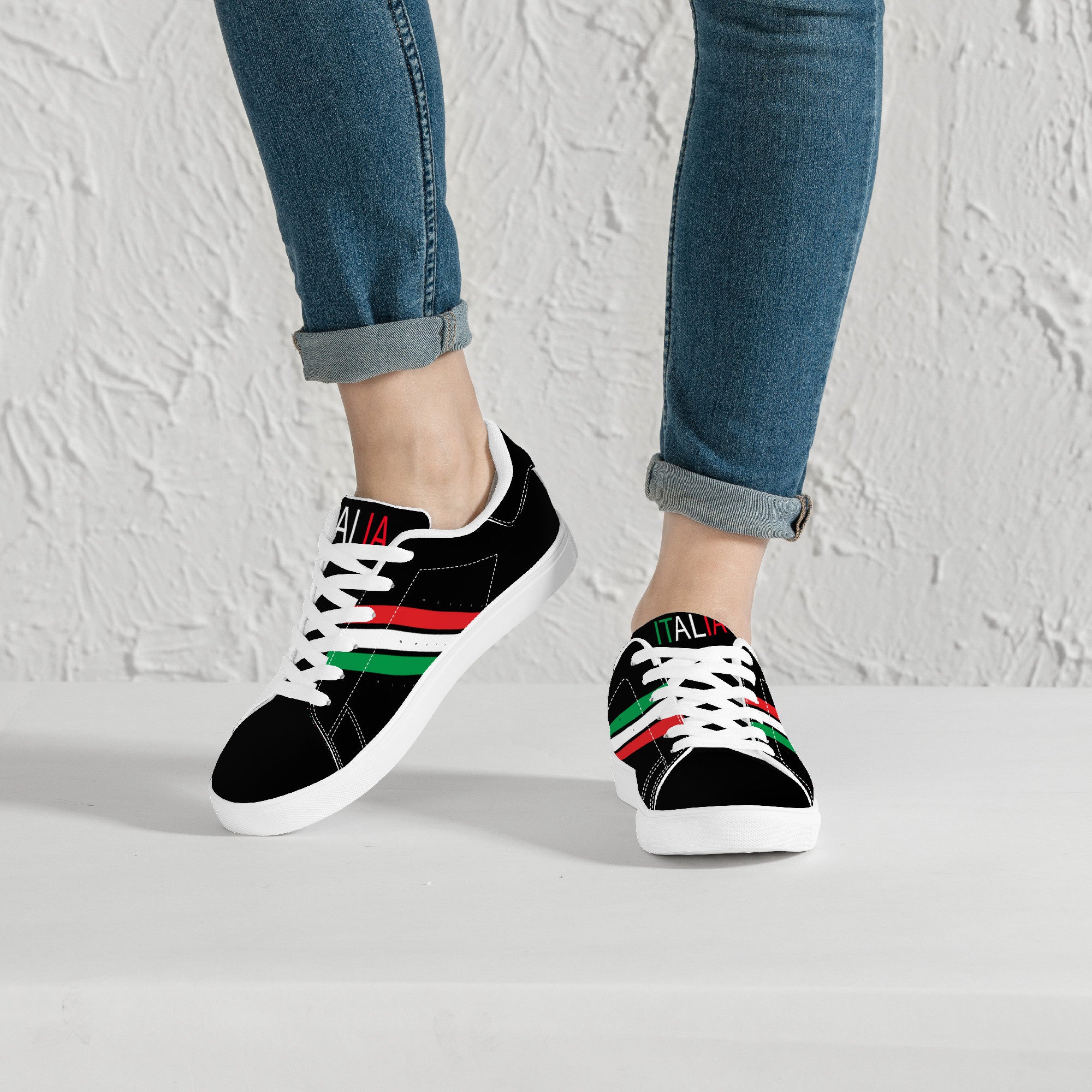 Italia Low-Top Leather Sneakers